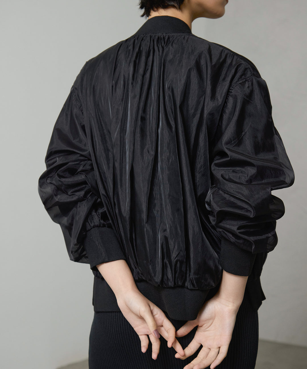 (eliuu)Sheer Gloss Blouson