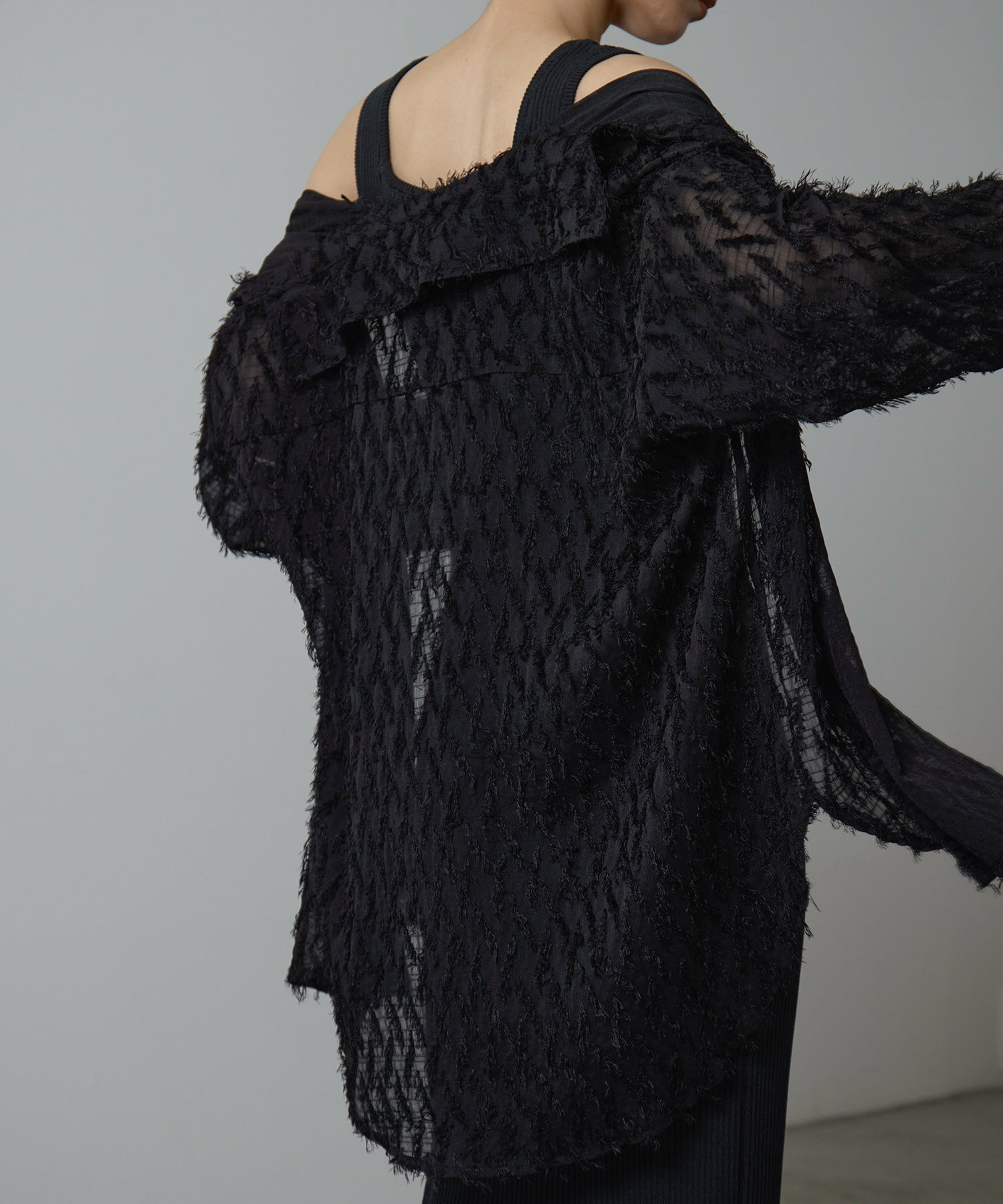MIELI INVARIANT Drape Round Shirt 1106