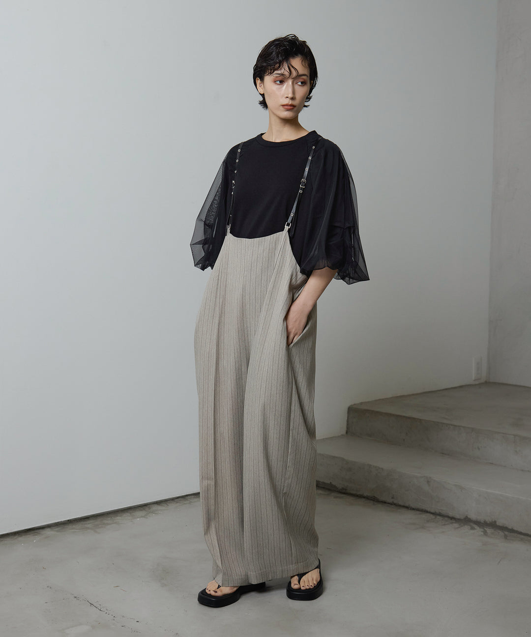 [2SET]Balloon Sleeve Tee + Slim Strap Pinstripe PT