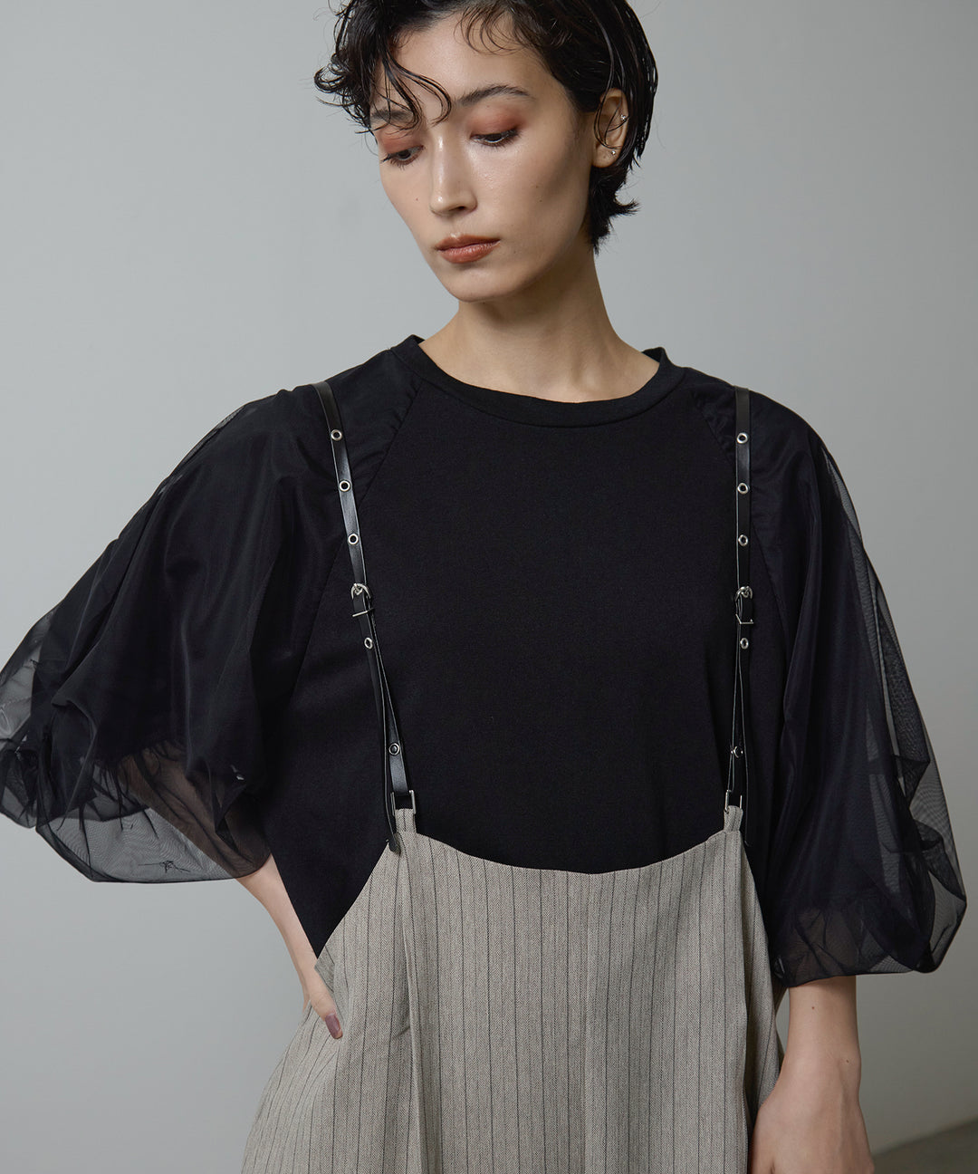 [2SET]Balloon Sleeve Tee + Slim Strap Pinstripe PT