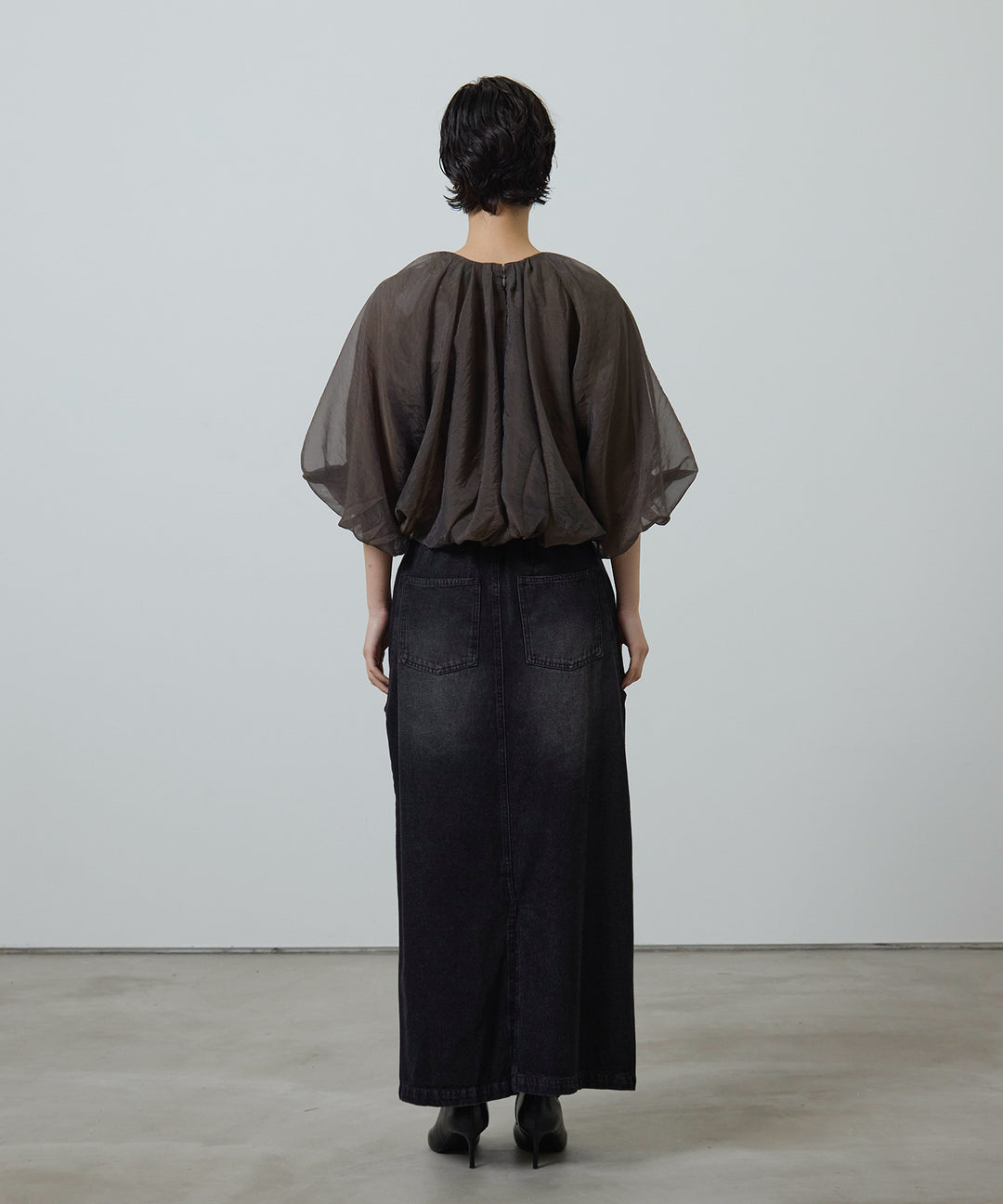 [2SET]Balloon Gather Sheer Blouse + Hole Denim Skirt