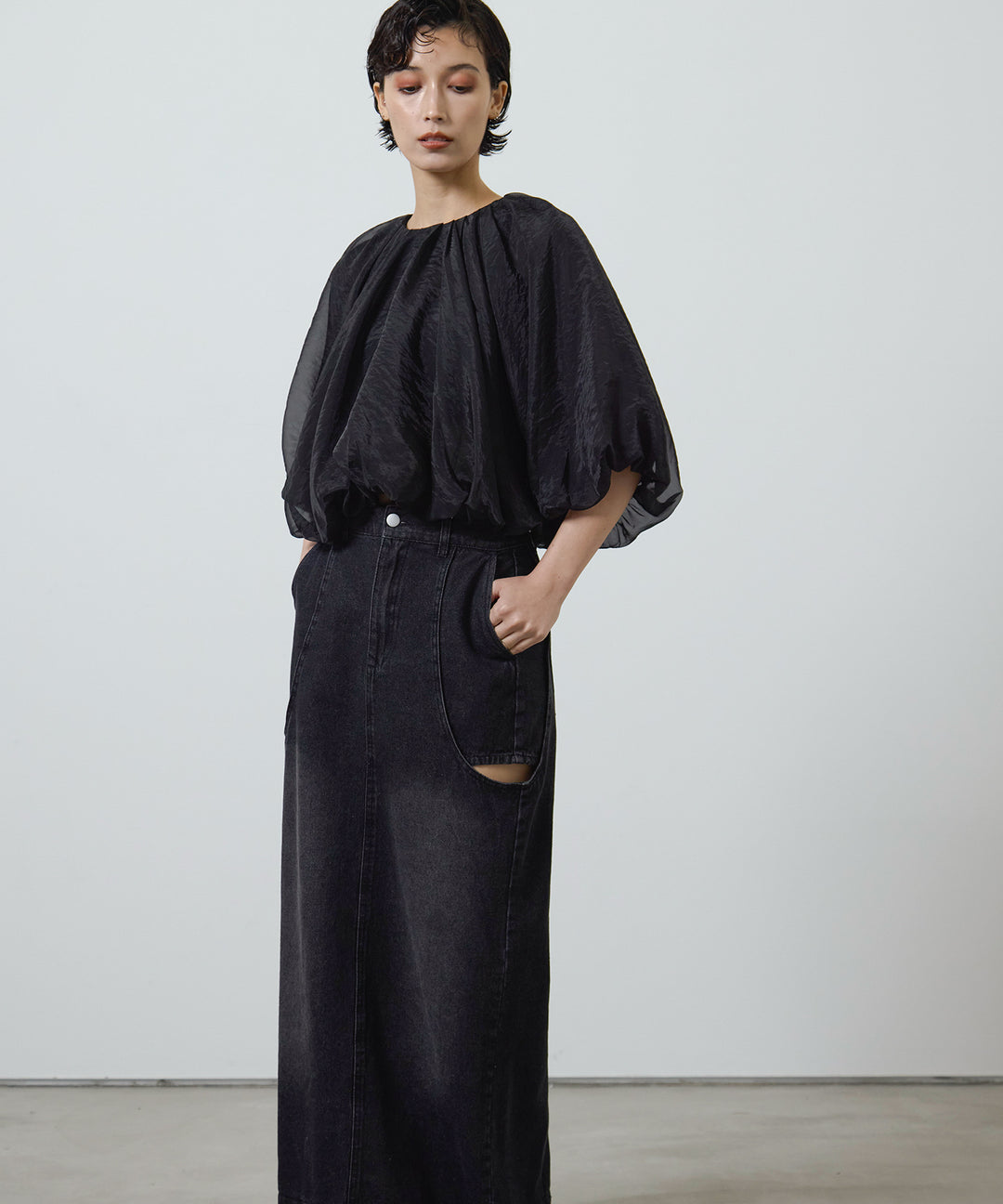 [2SET]Balloon Gather Sheer Blouse + Hole Denim Skirt
