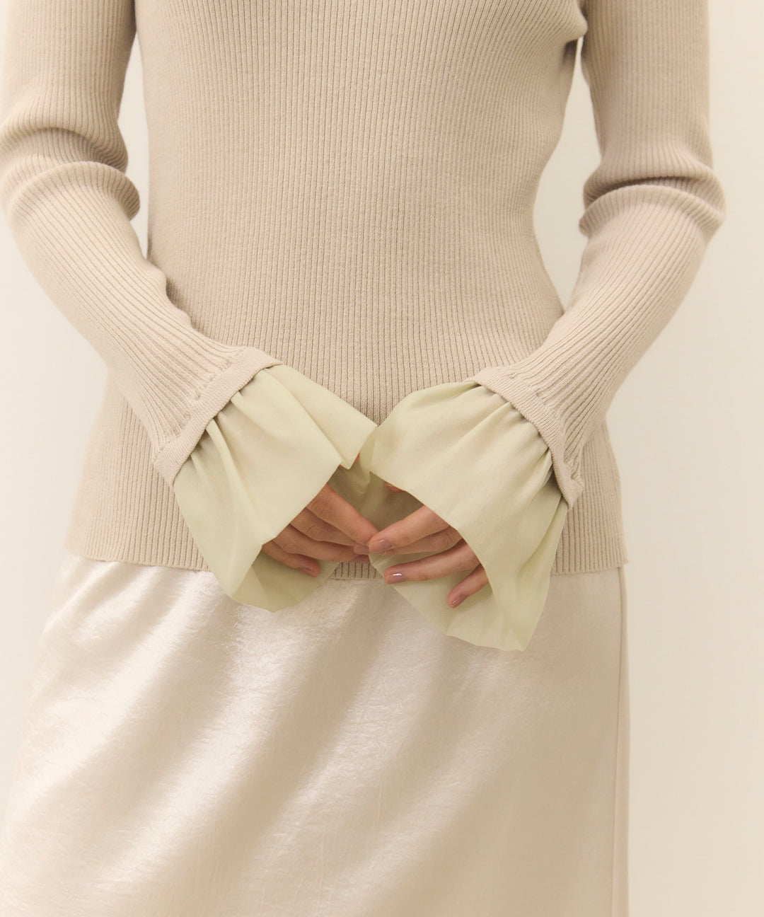 (eliuu)Ruffle Cuffs Soft Knit Top