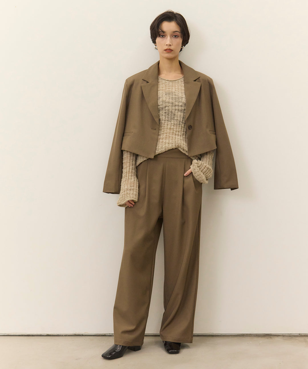 [2SET]Twill Cropped Tailored JK + Twill Tuck Slacks PT