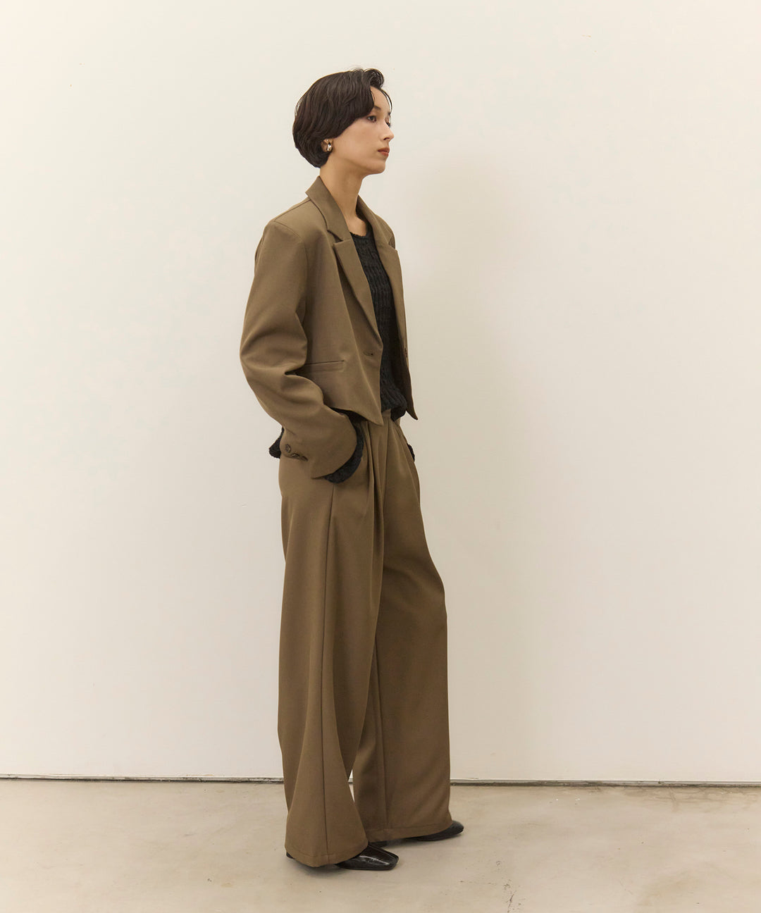 [2SET]Twill Cropped Tailored JK + Twill Tuck Slacks PT