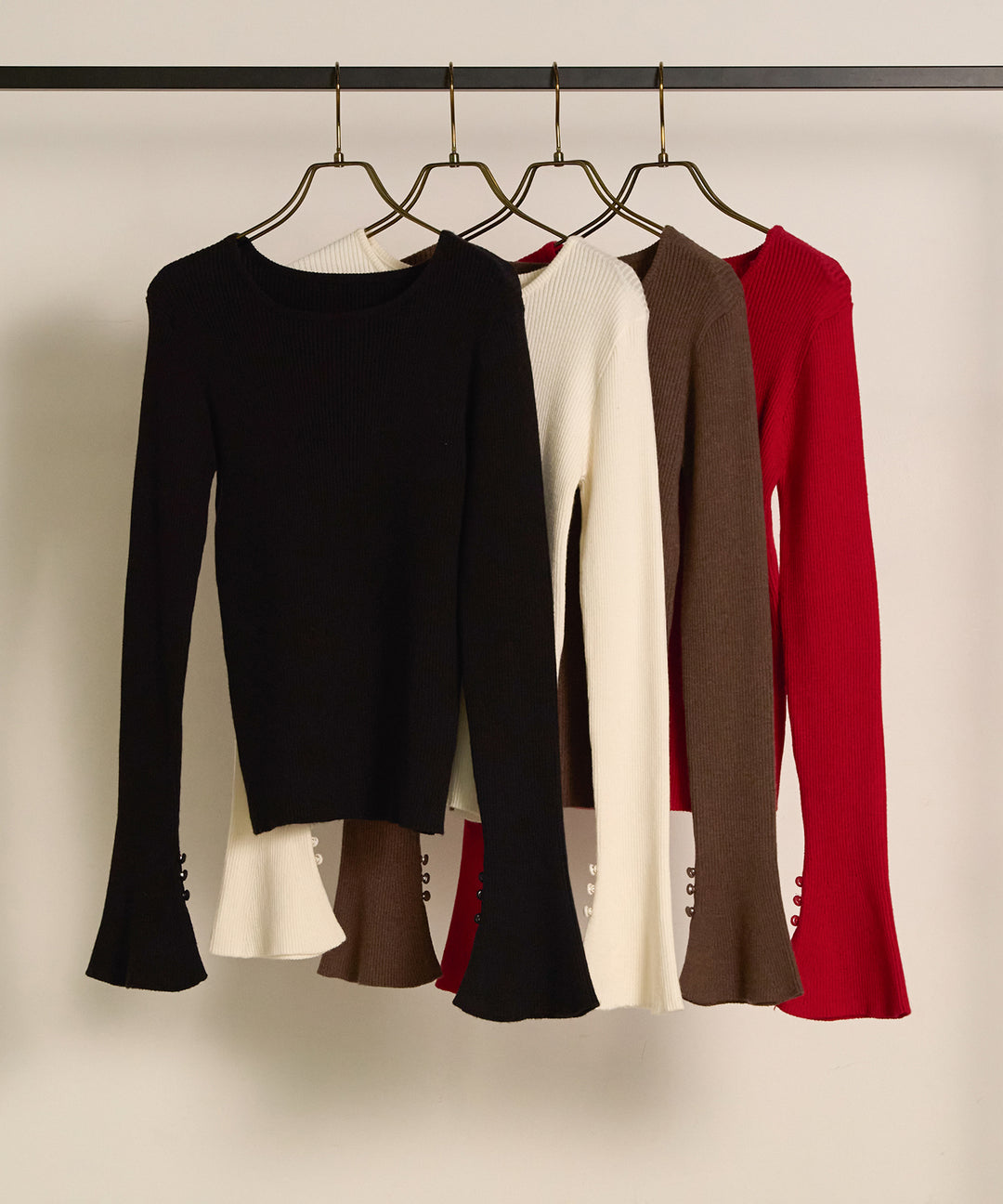 (eliuu)Smooth Soft Flare Sleeve Top