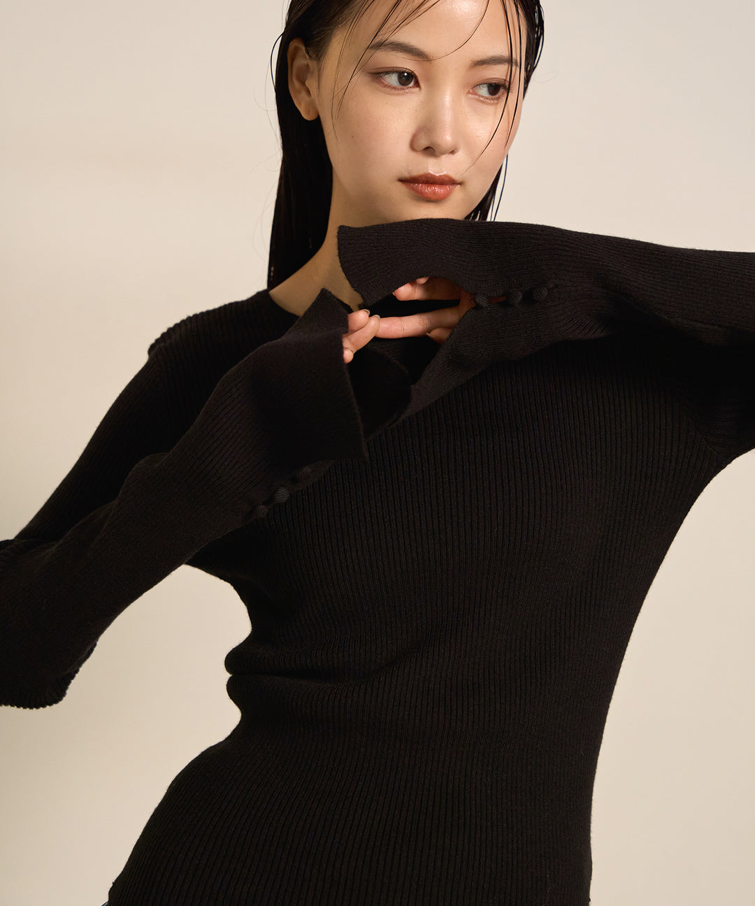 (eliuu)Smooth Soft Flare Sleeve Top