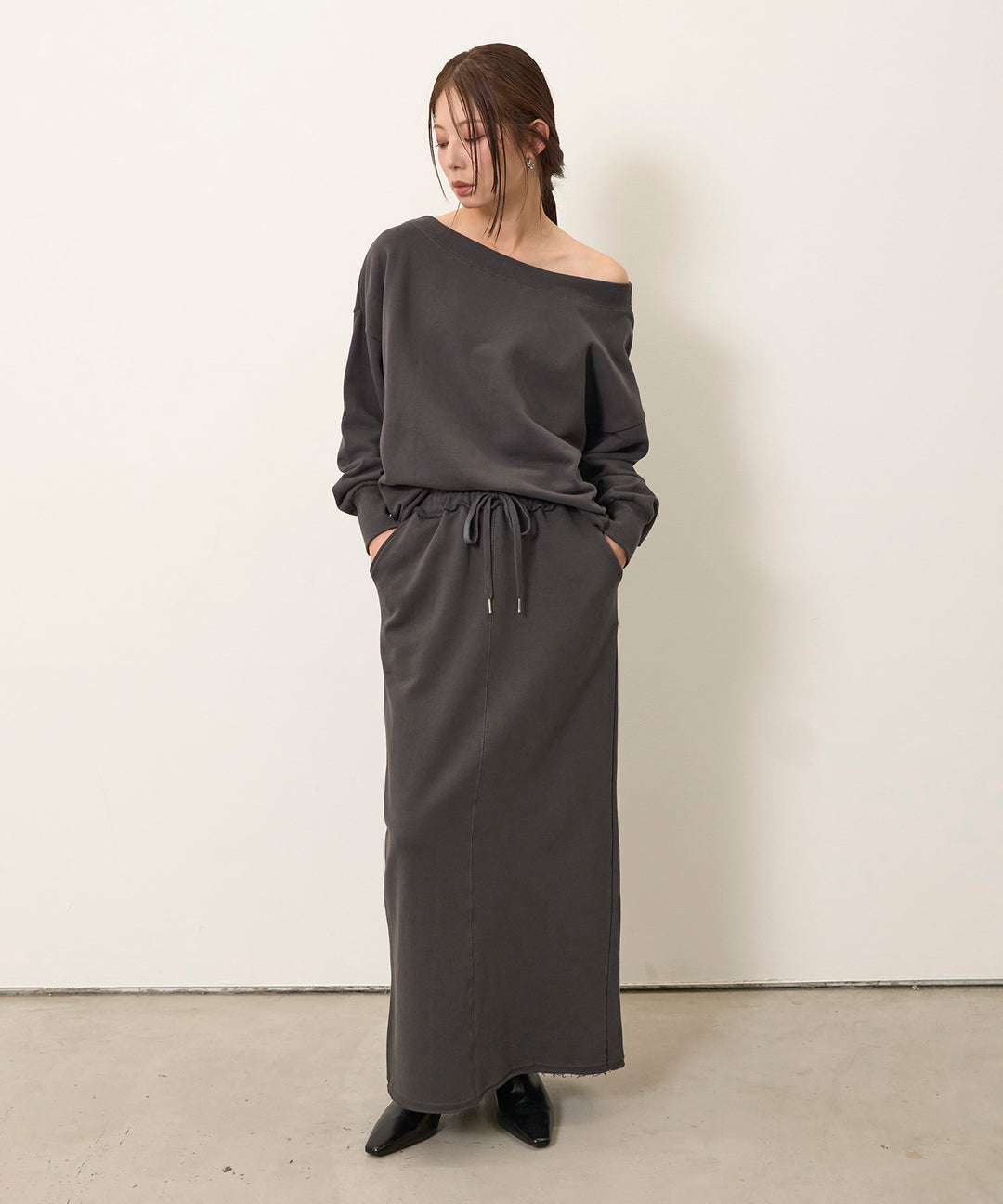 (eliuu)Off Shoulder Sweat Top