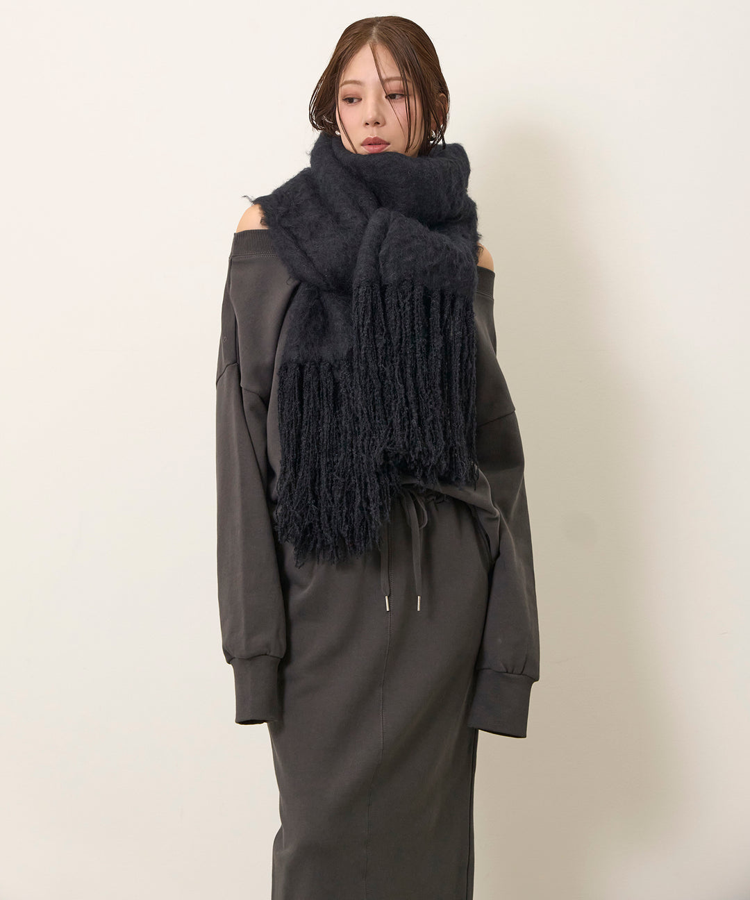 [SET]Off Shoulder Sweat Top+Sweat Straight Skirt