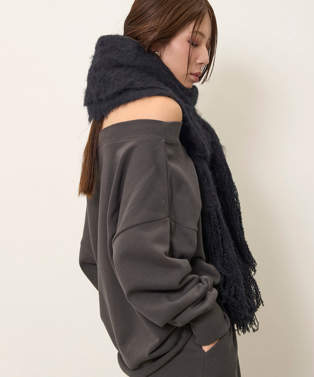 (eliuu)Off Shoulder Sweat Top