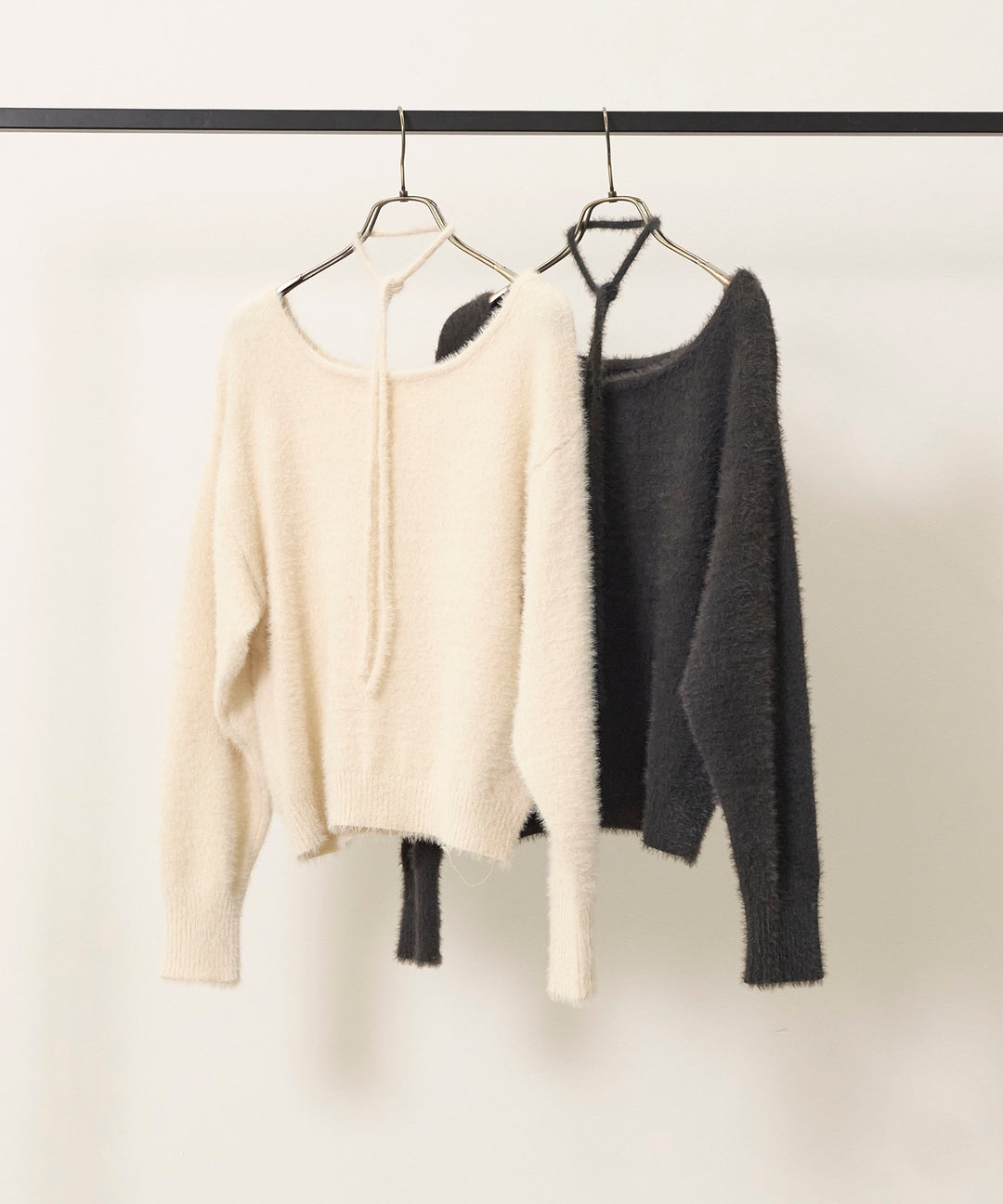 [SET]Choker Feather Round Knit+Wool Like Tuck Trousers