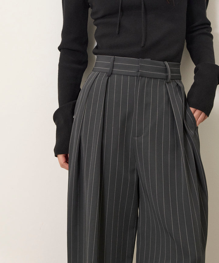 (eliuu)Pinstripe Wide Tuck Slacks