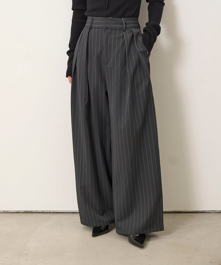 (eliuu)Pinstripe Wide Tuck Slacks