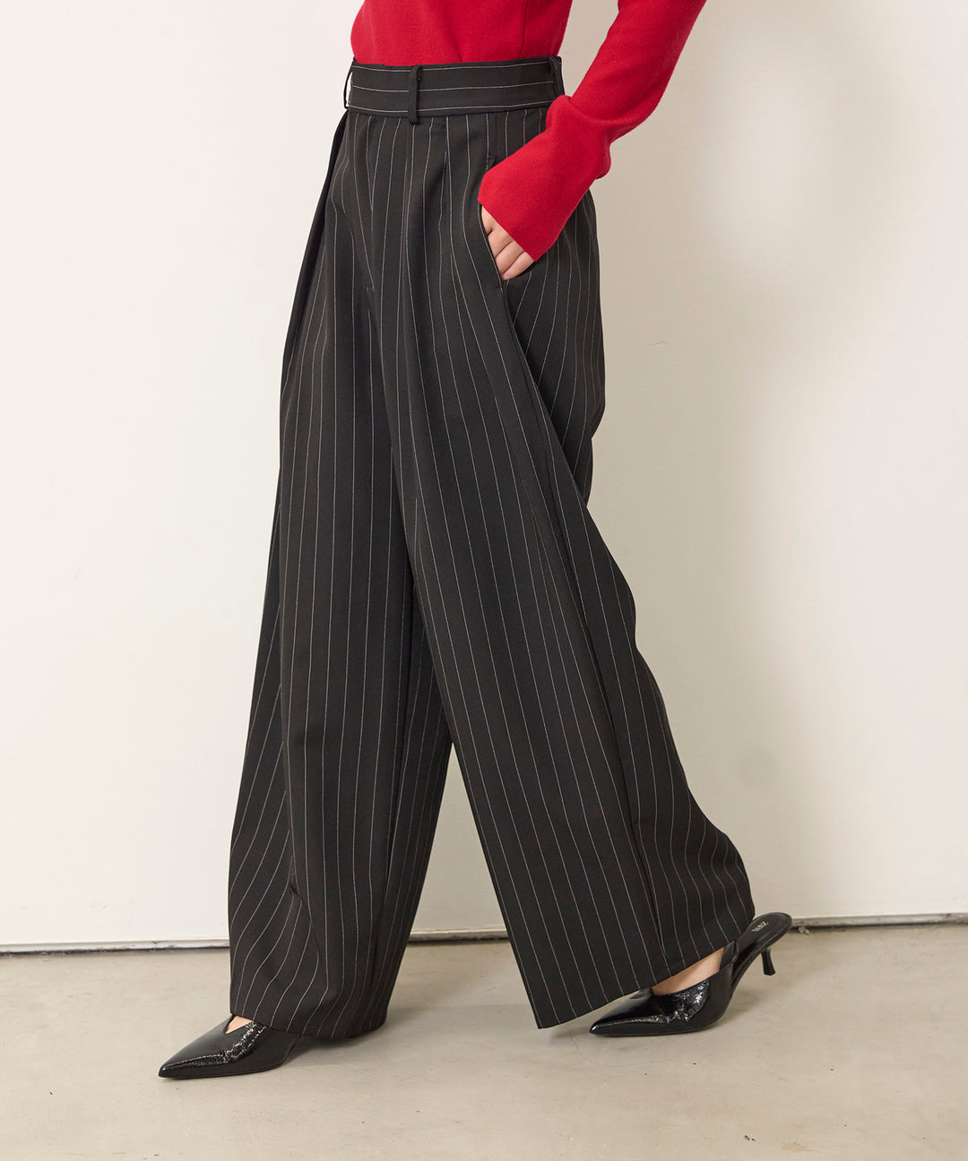 (eliuu)Pinstripe Wide Tuck Slacks