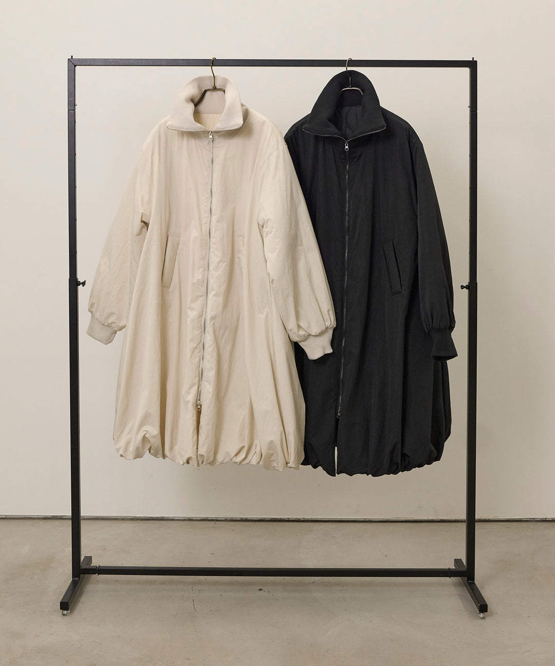 Balloon Curve Nylon Coat