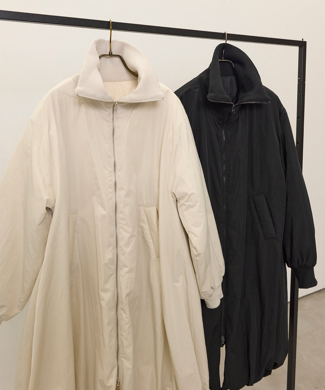 Balloon Curve Nylon Coat