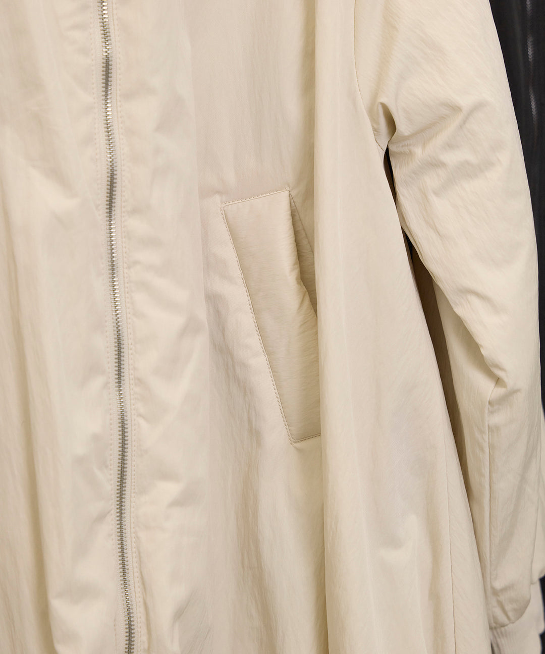 Balloon Curve Nylon Coat