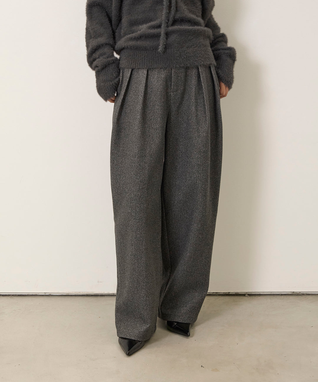 [SET]Choker Feather Round Knit+Wool Like Tuck Trousers