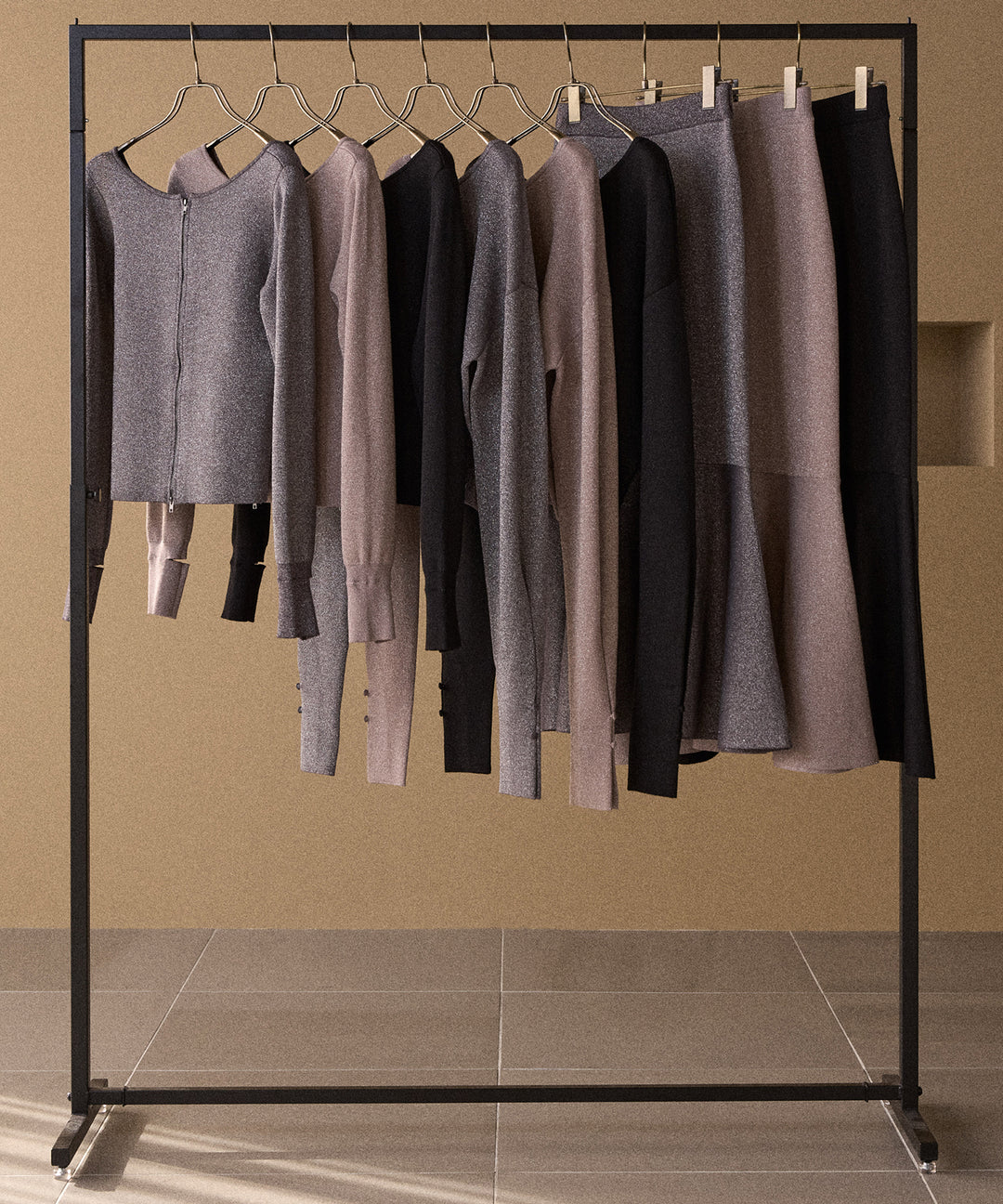 2way Zip Slit Glitter Knit Tops