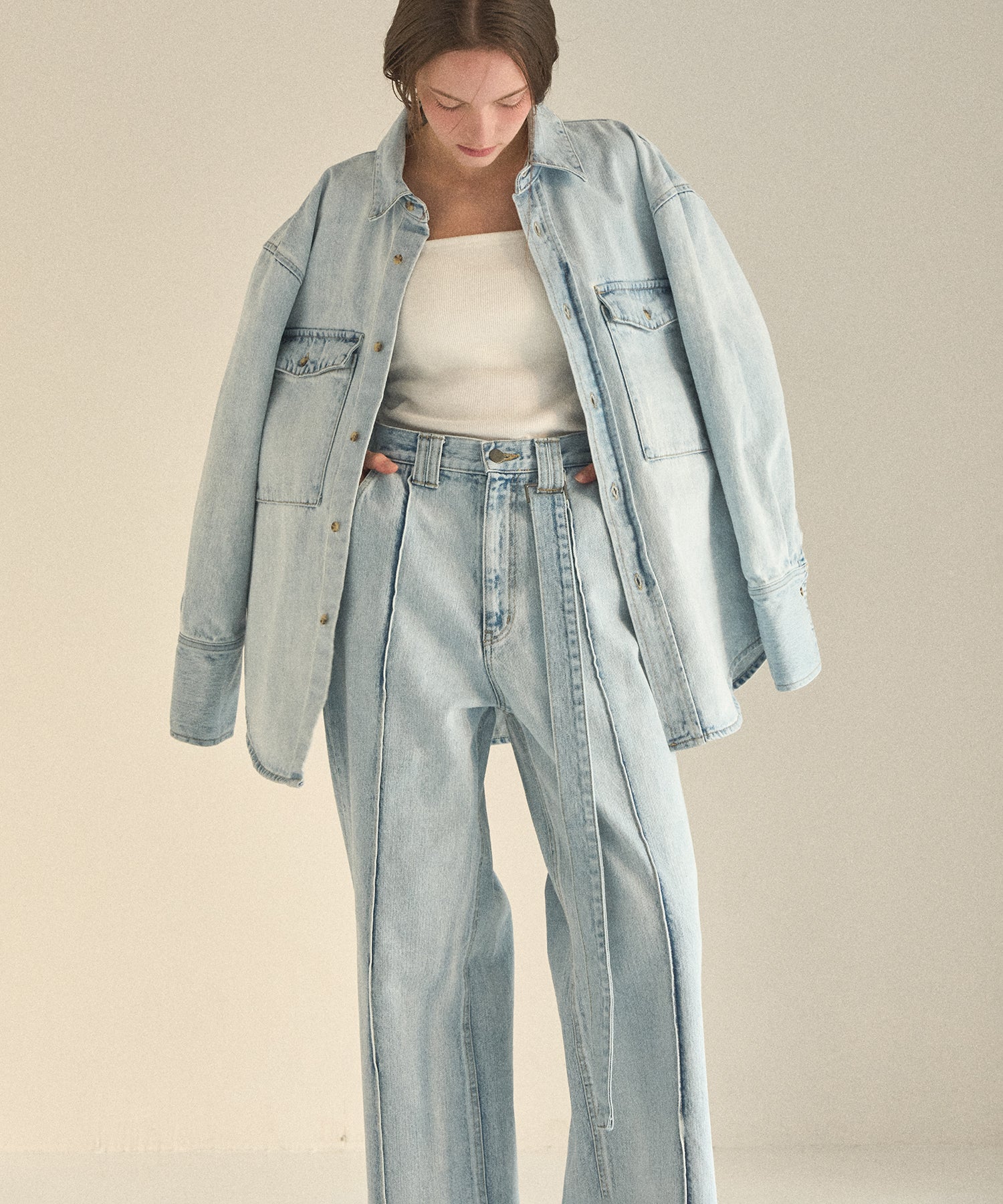 Pintuck Semiwide ICE Bleach Jeans – MIELI INVARIANT