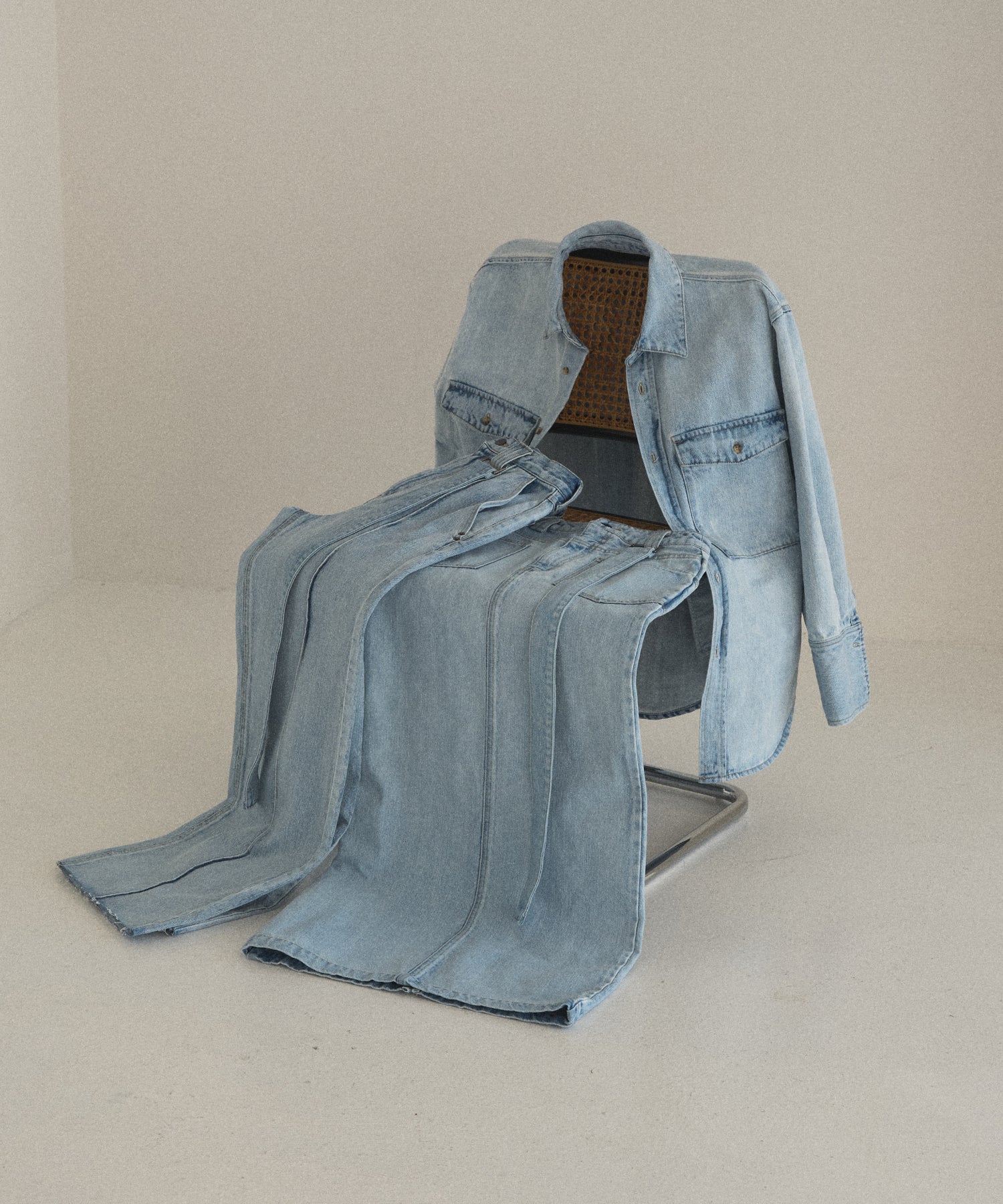 Pintuck Semiwide ICE Bleach Jeans – MIELI INVARIANT