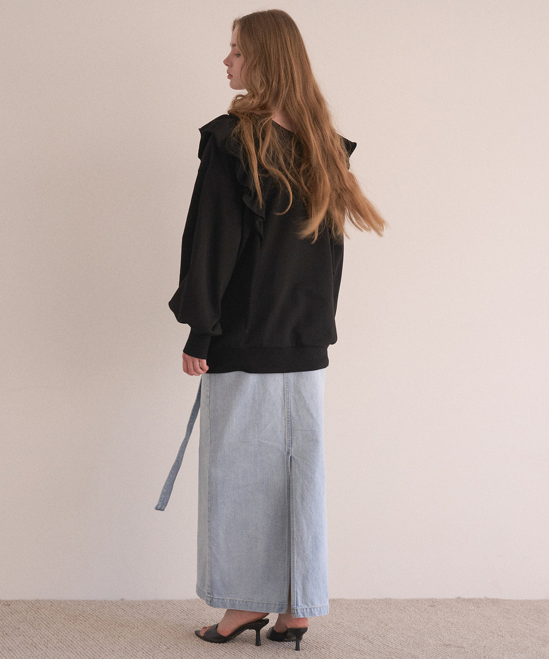 Droopy Frill Sweat Tops