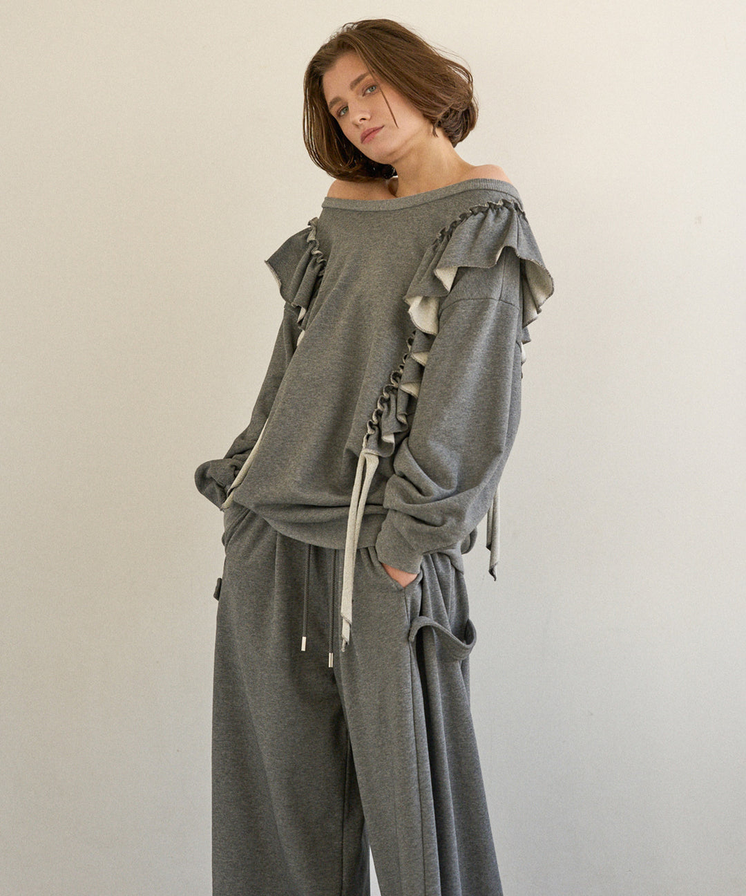 Droopy Frill Sweat Tops