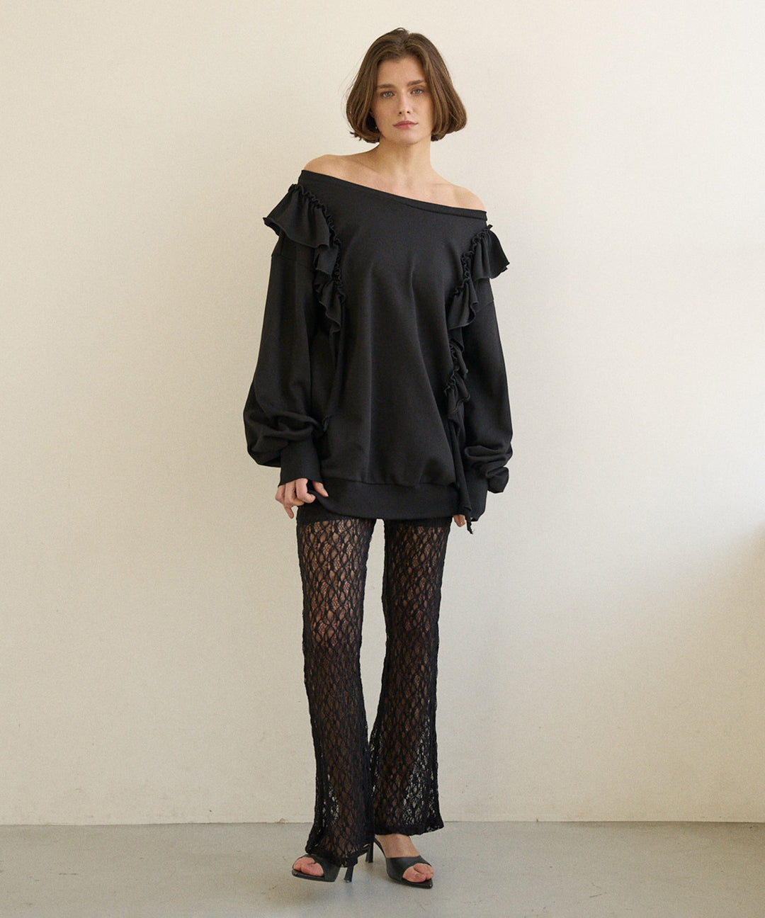 Droopy Frill Sweat Tops