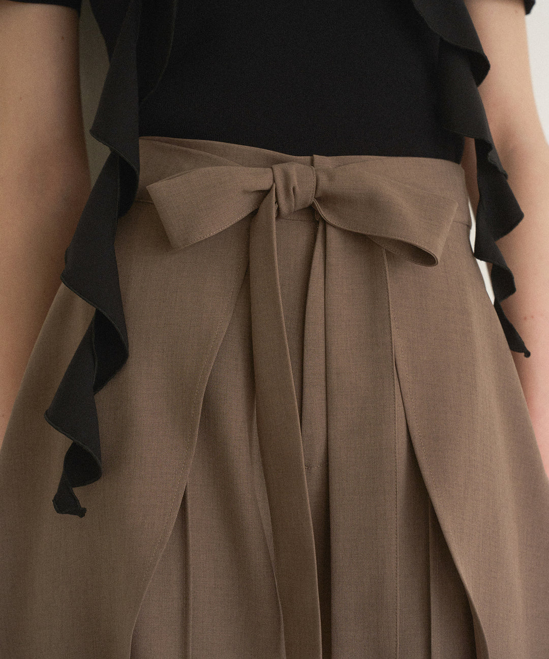 Cape Ribbon Pintuck Pants