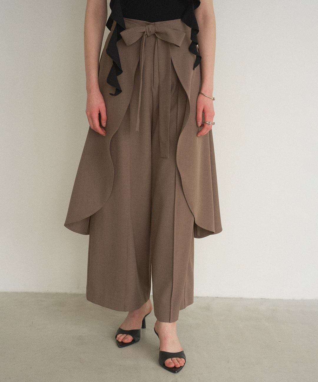 Cape Ribbon Pintuck Pants