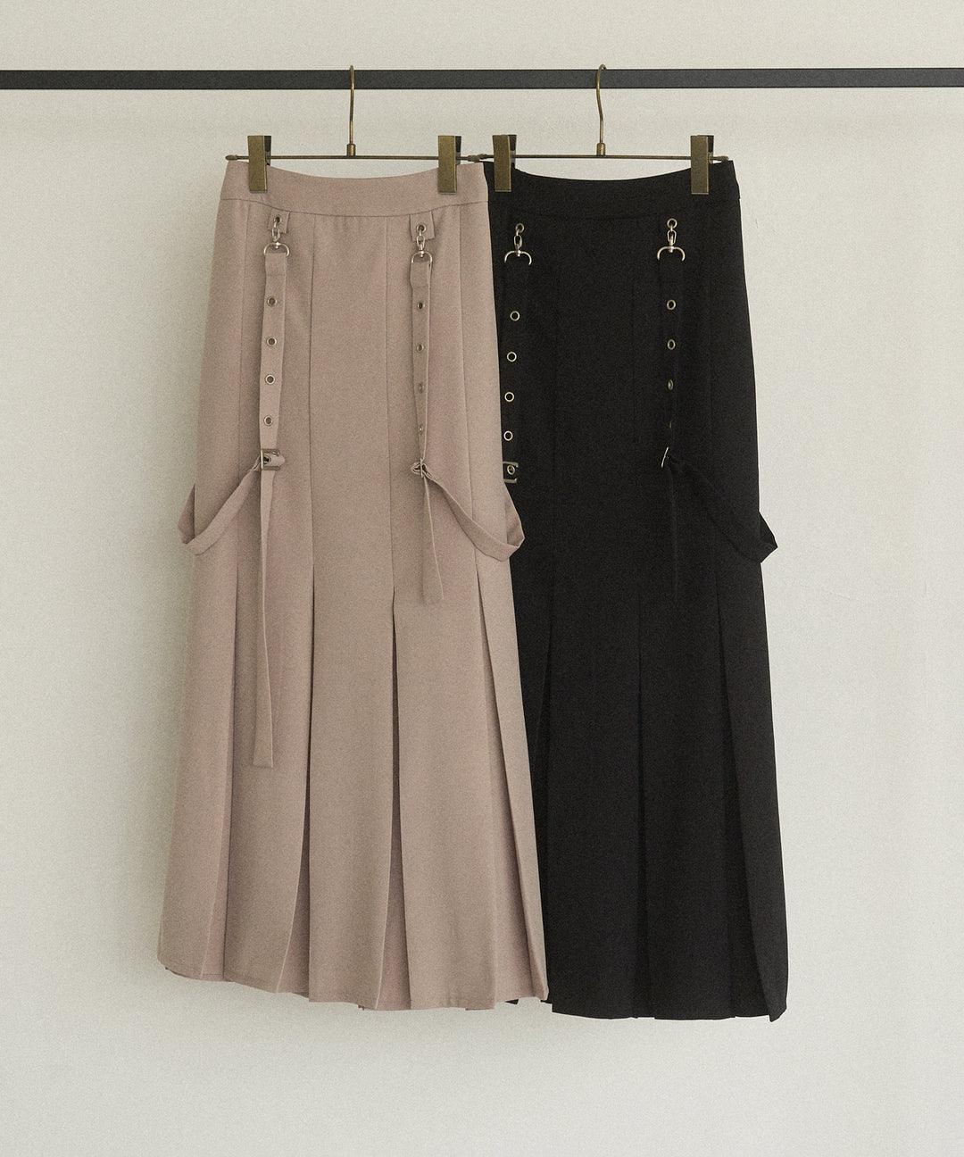 Box Tuck Suspend Skirt