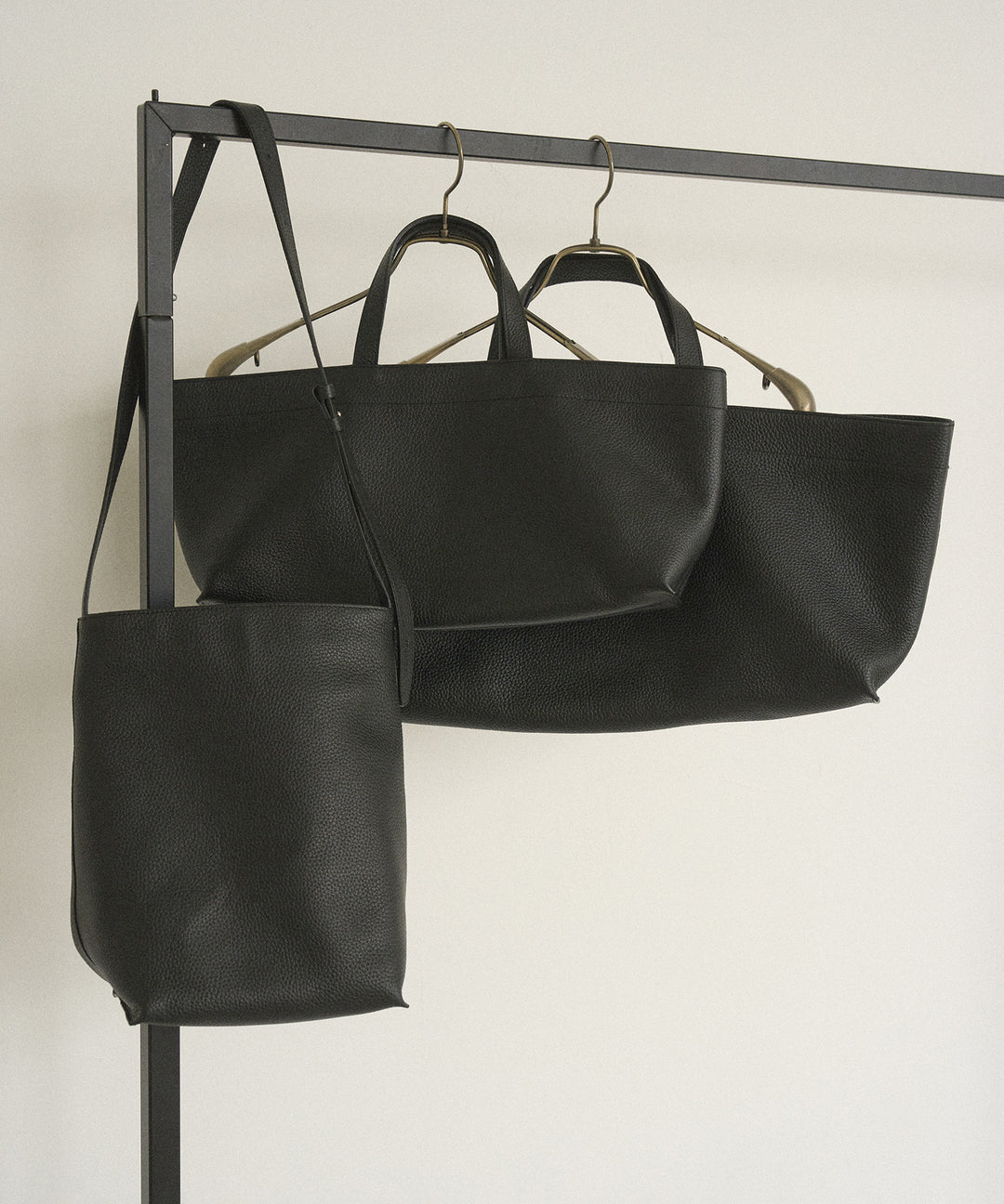 【NCSSRY】Wide Bag Medium (Black)