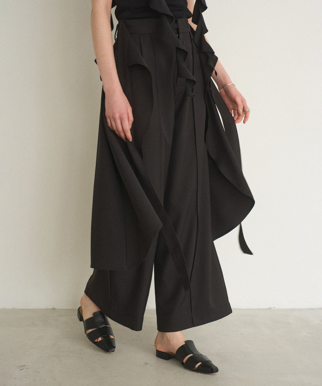 Cape Ribbon Pintuck Pants