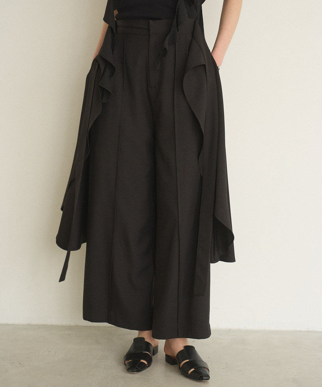 Cape Ribbon Pintuck Pants