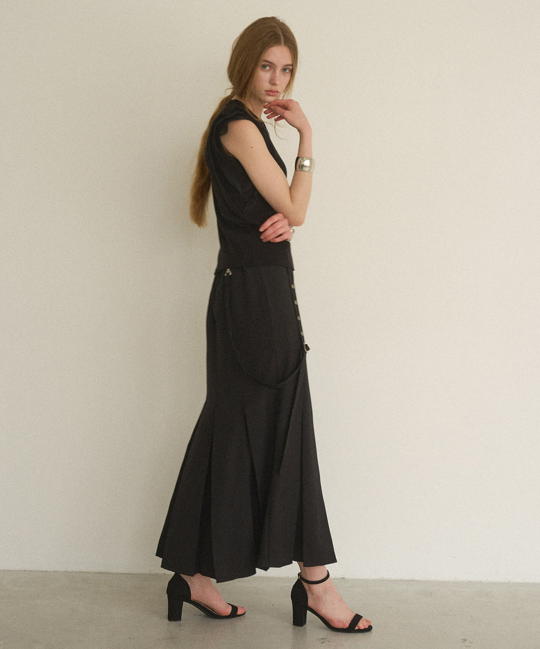 Box Tuck Suspend Skirt