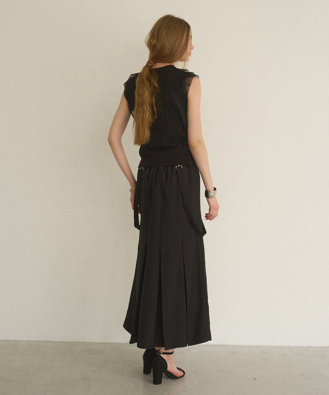 Box Tuck Suspend Skirt