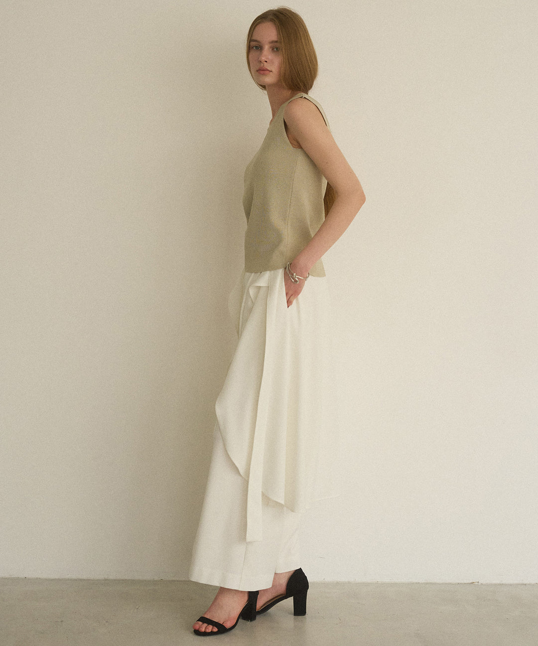 Square Dry Knit Sleeveless Top