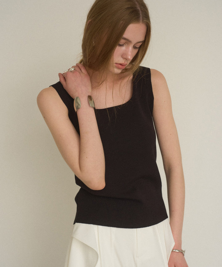 Square Dry Knit Sleeveless Top