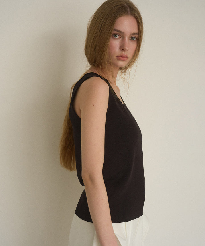 Square Dry Knit Sleeveless Top