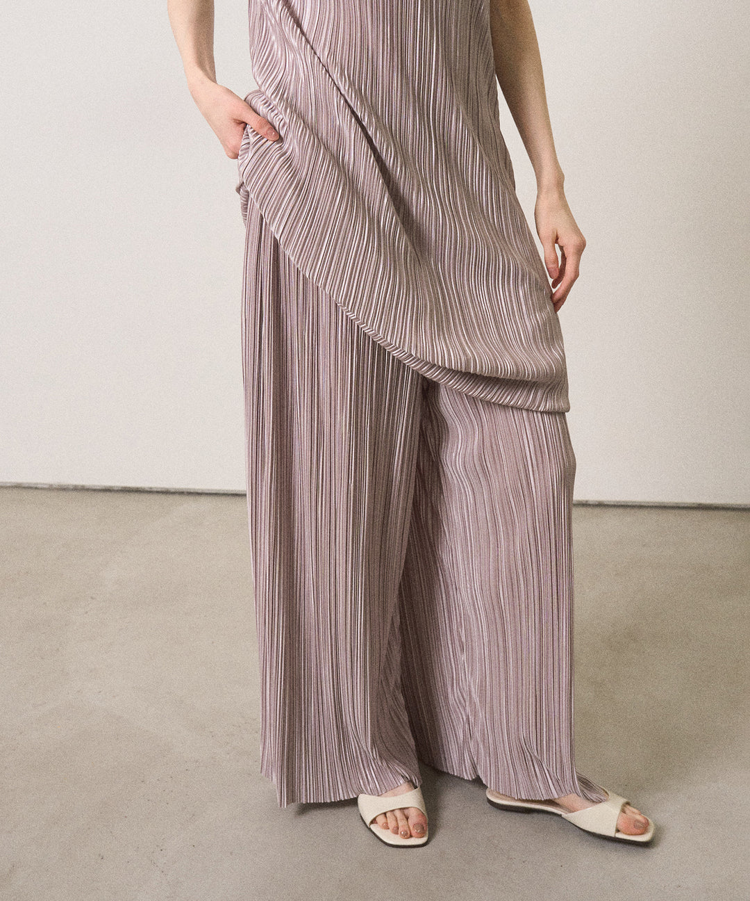 River Pleat Wide Pants
