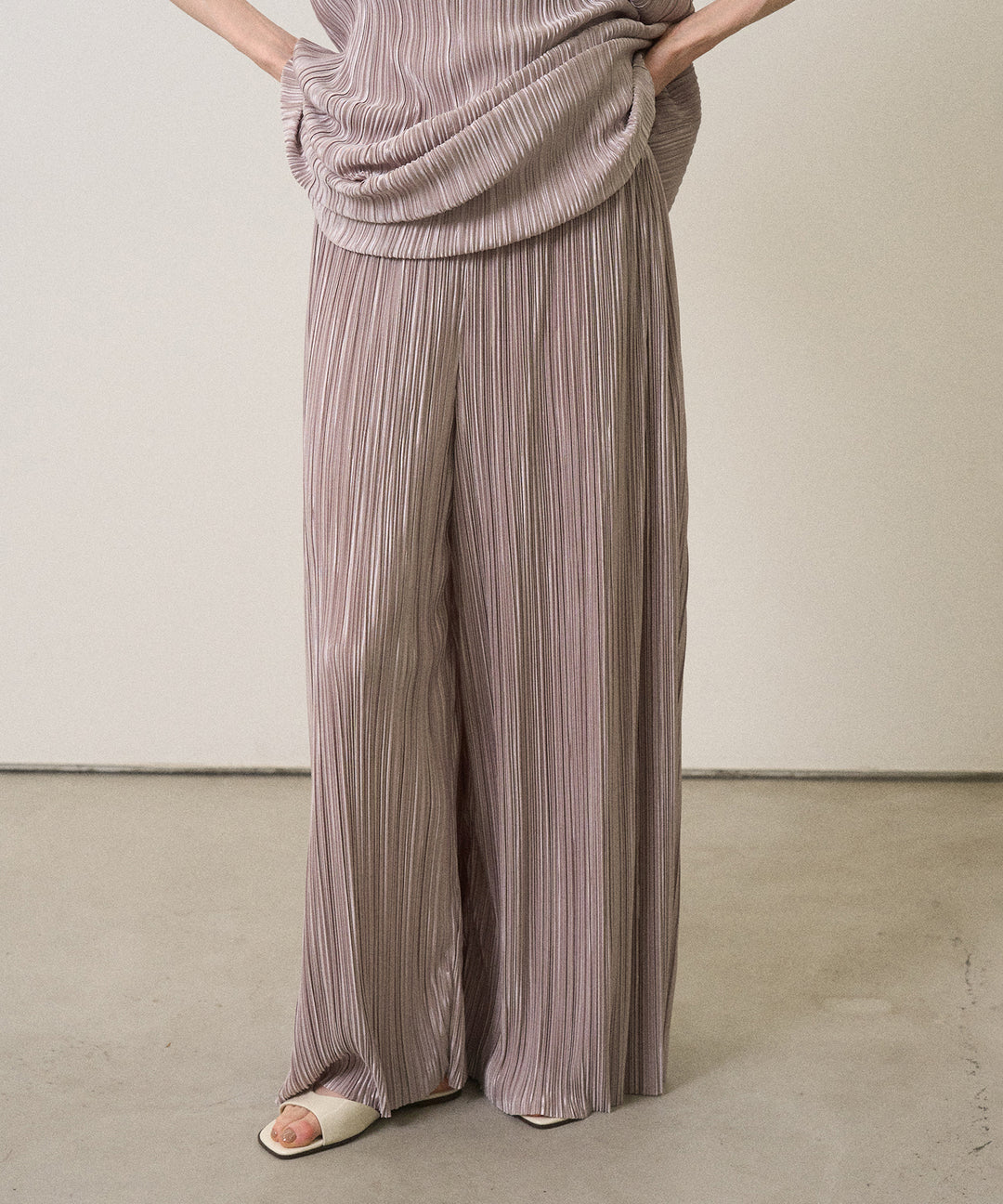 River Pleat Wide Pants