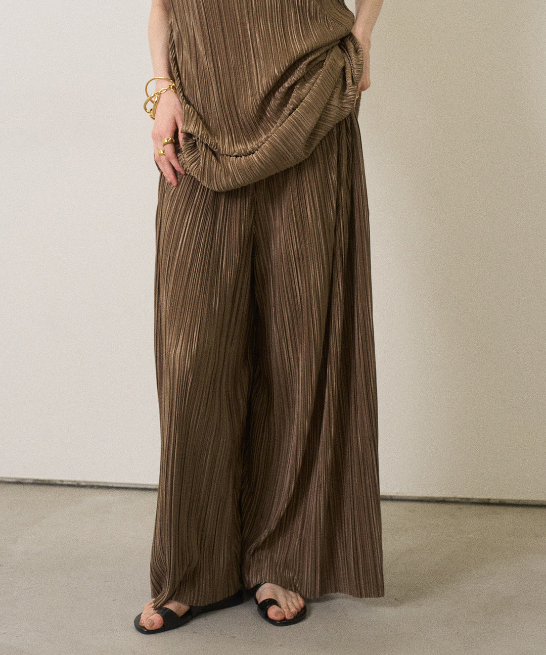 River Pleat Wide Pants