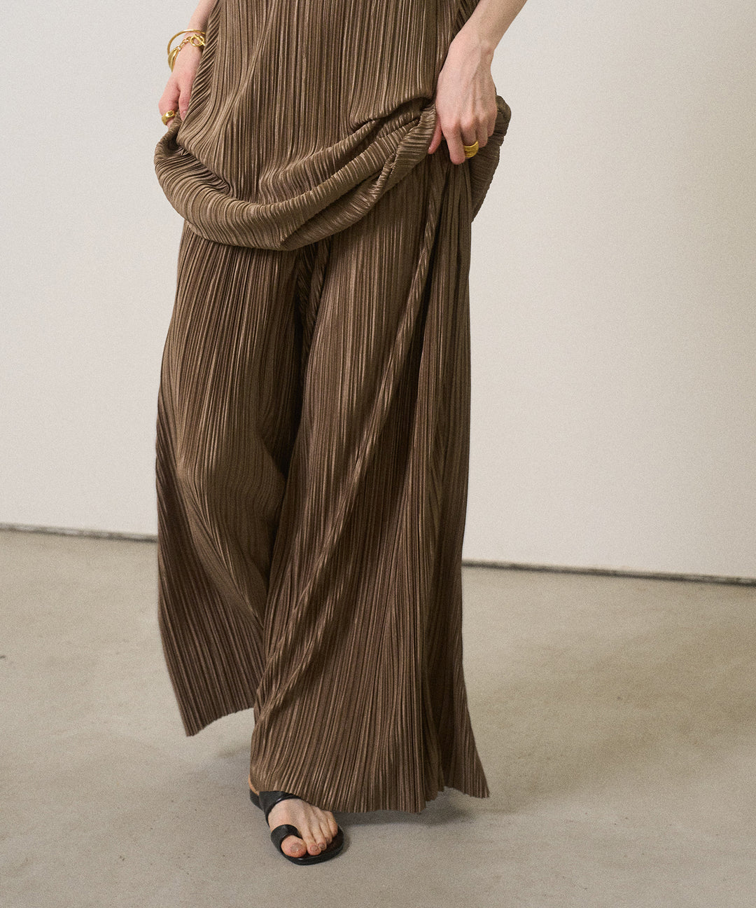 River Pleat Wide Pants