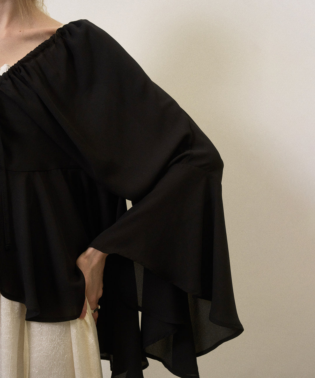 Airy Ciffon Gather Blouse