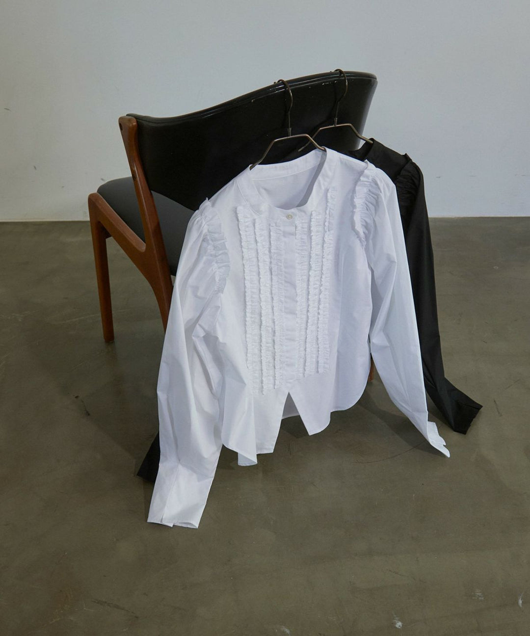 Classical Frill Mode Blouse