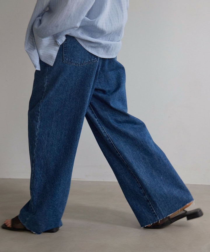Pintuck Wide Wash Denim