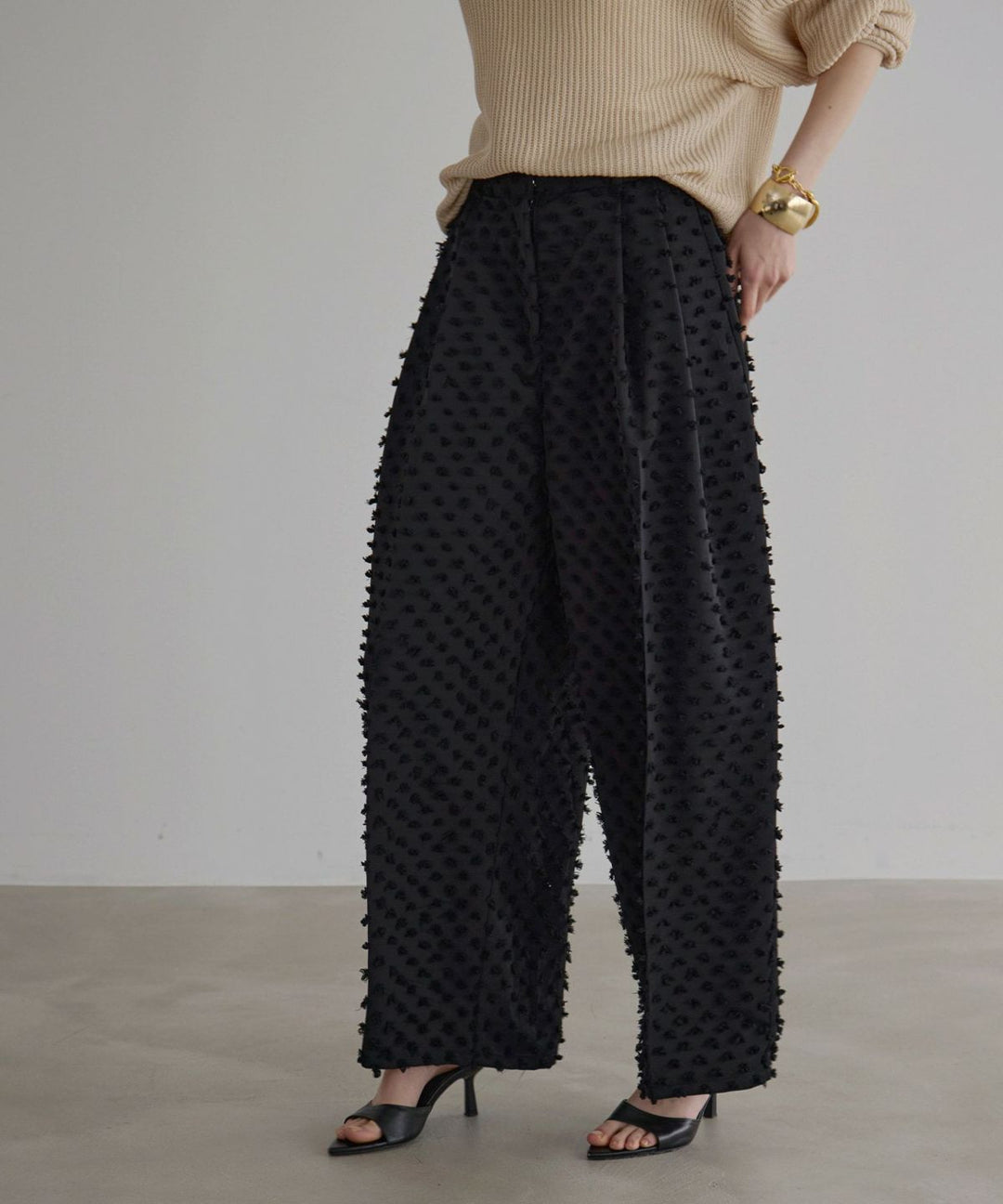 Cubic Dobby Tuck Pants