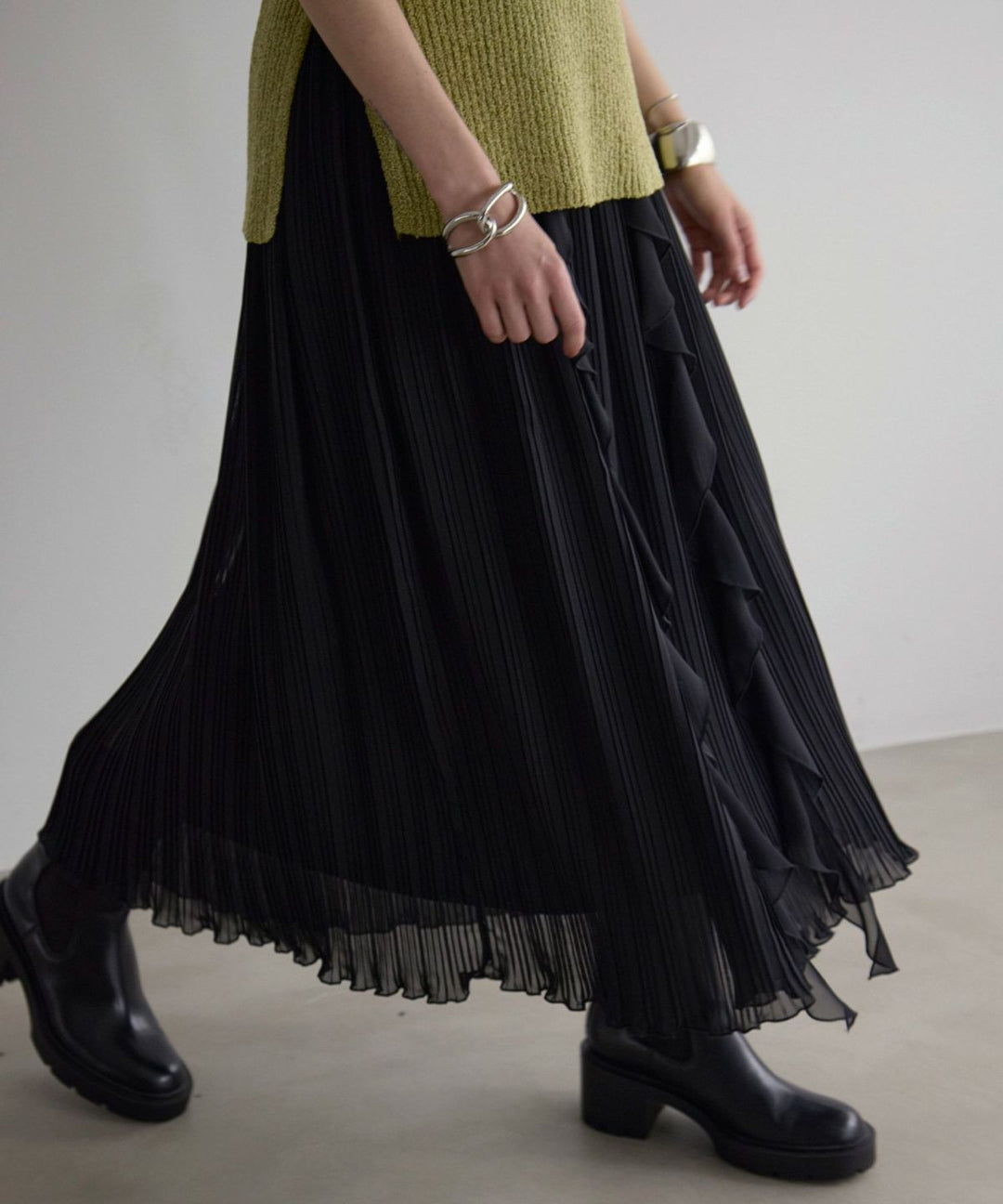Pleat Ruffle Mellow Skirt