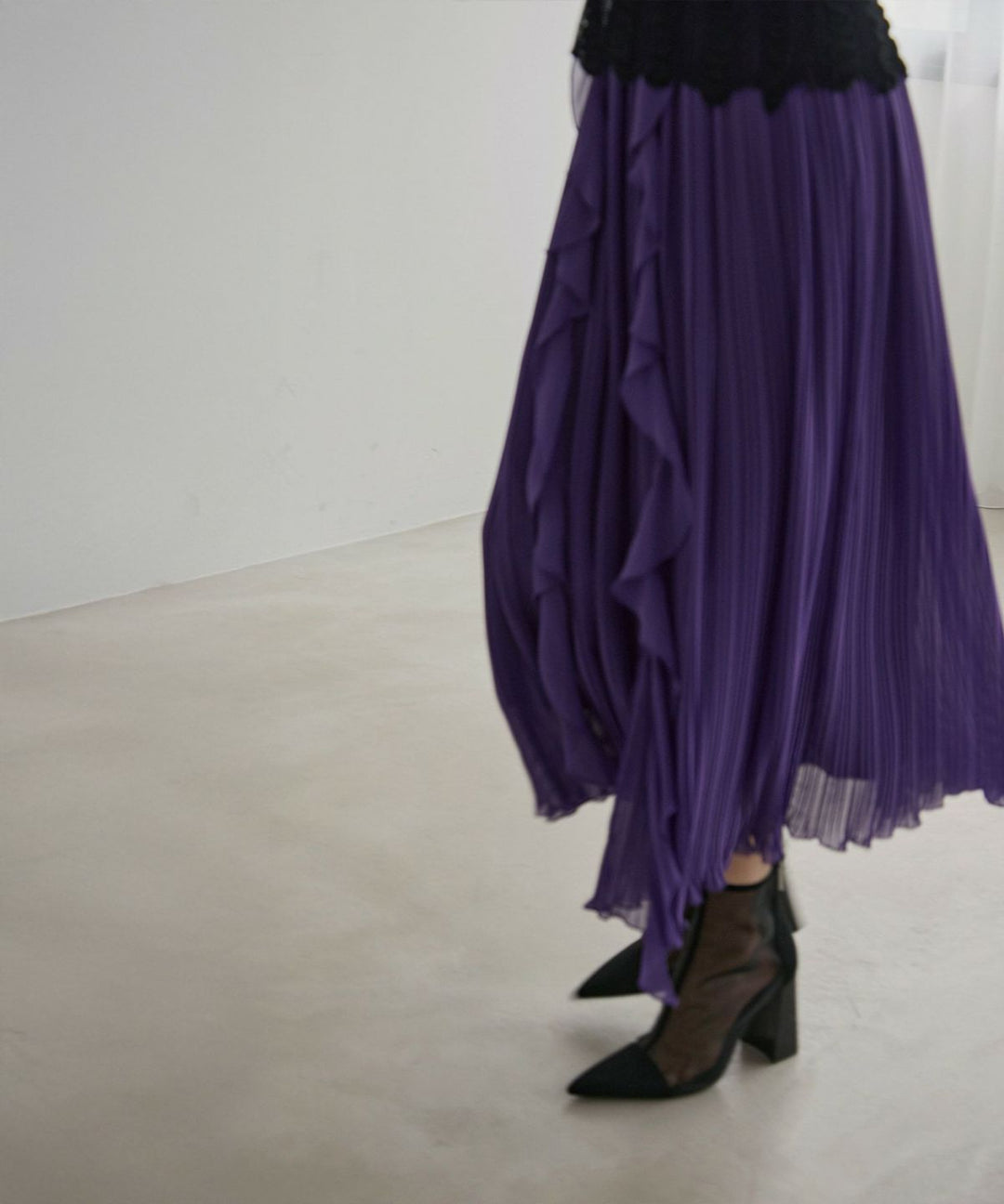 Pleat Ruffle Mellow Skirt
