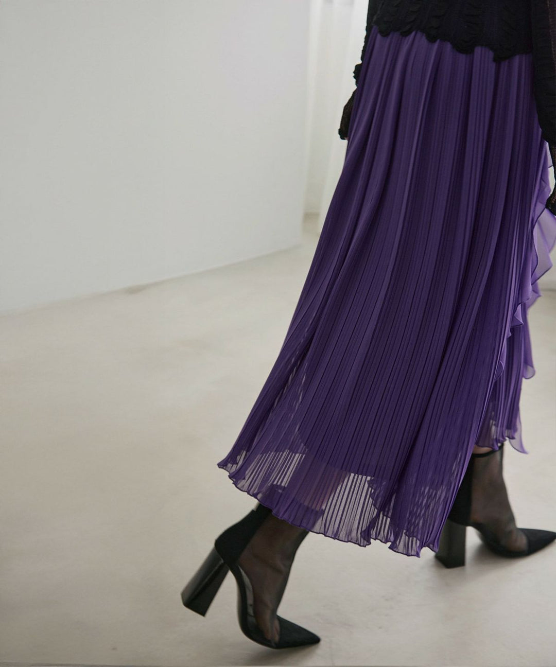 Pleat Ruffle Mellow Skirt